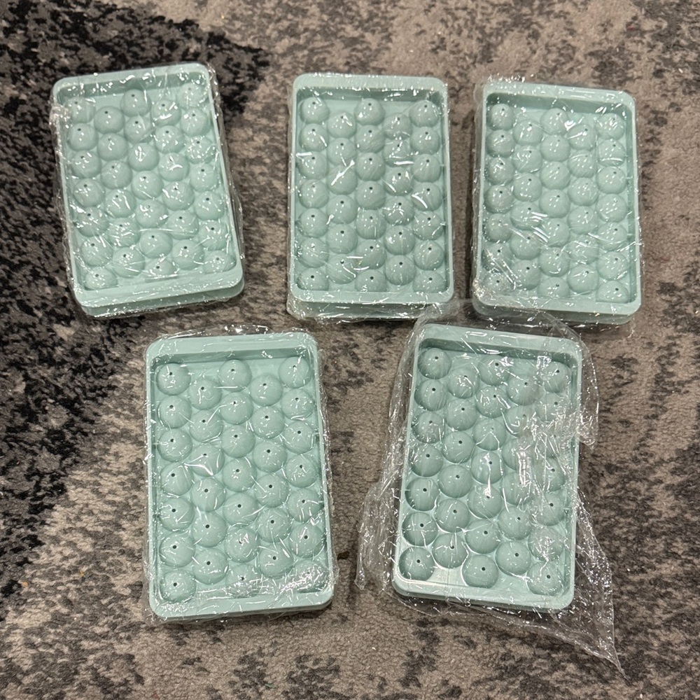Bundle of 5 mini ice trays